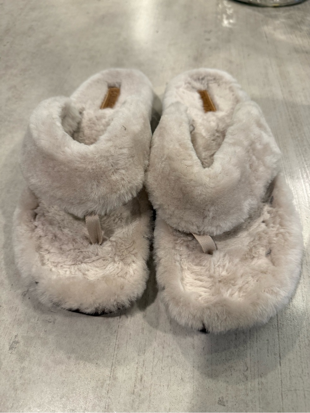 Olukai Kipe'a Heu Wool Shearling Slippers Thong Flip Flops Beige Womens Size 10